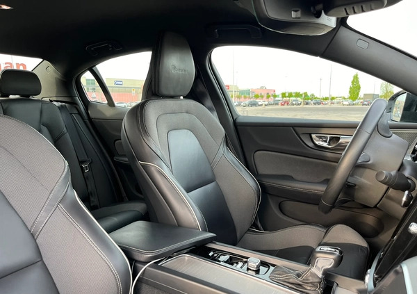 Volvo S60 cena 120800 przebieg: 75265, rok produkcji 2019 z Wrocław małe 67